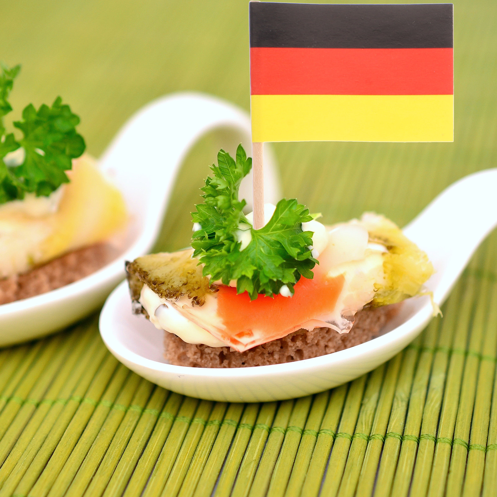 125 szt. papierowych flag naro – Food Nation Snacks recenzja i cena
